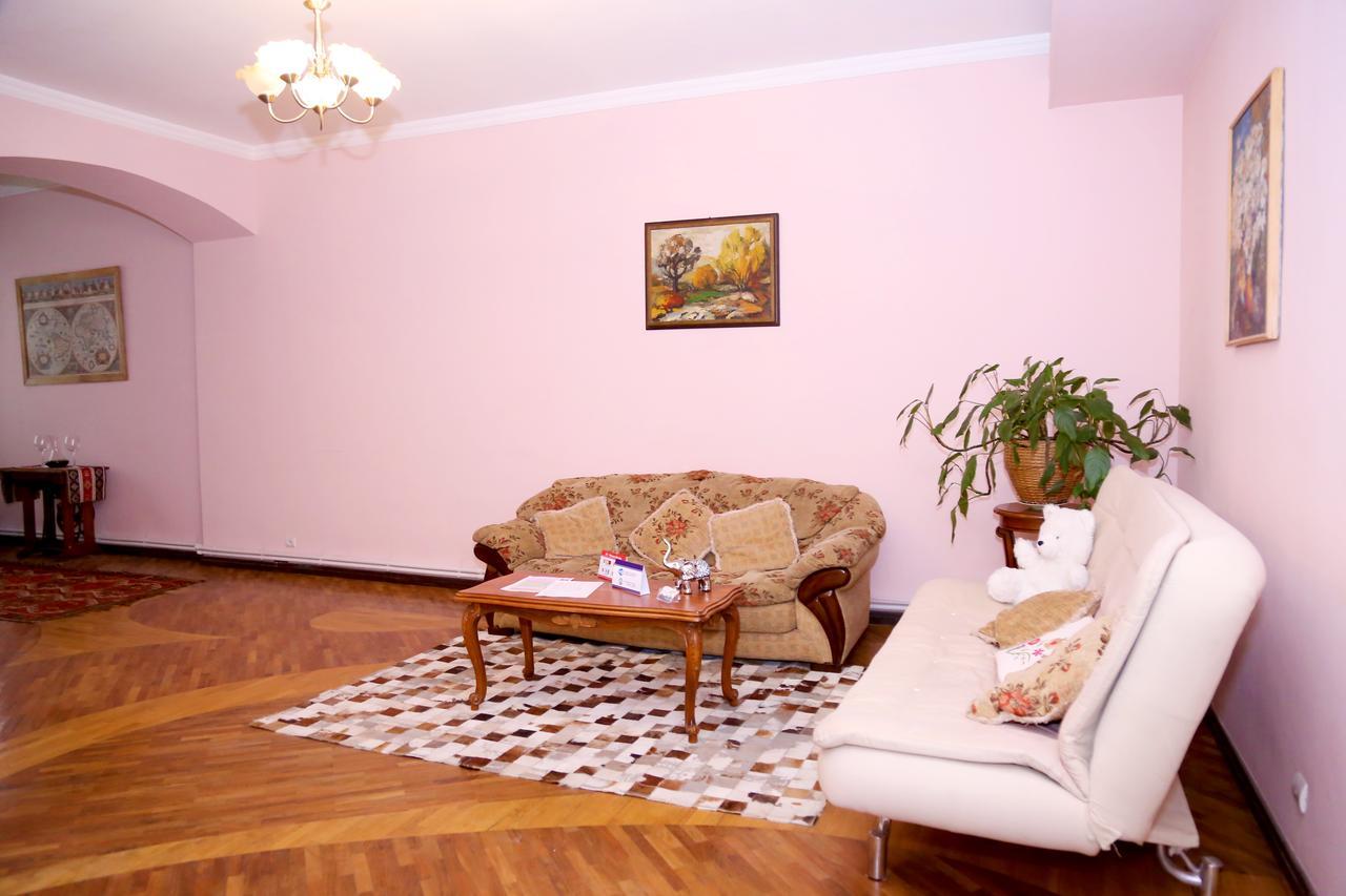 Apartment On 11 Amiryan Street Erywań Zewnętrze zdjęcie